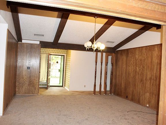 5th image of 402 Hudson Ave