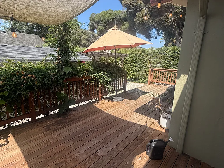 2335 Chapala St — Photo 22
