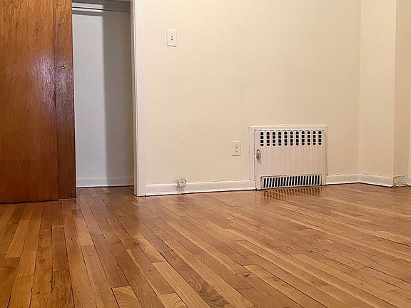 5th image of 225 E 84th St APT 3D