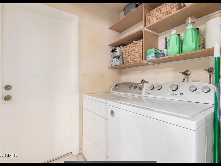 2447 E Holmes Ave — Photo 7