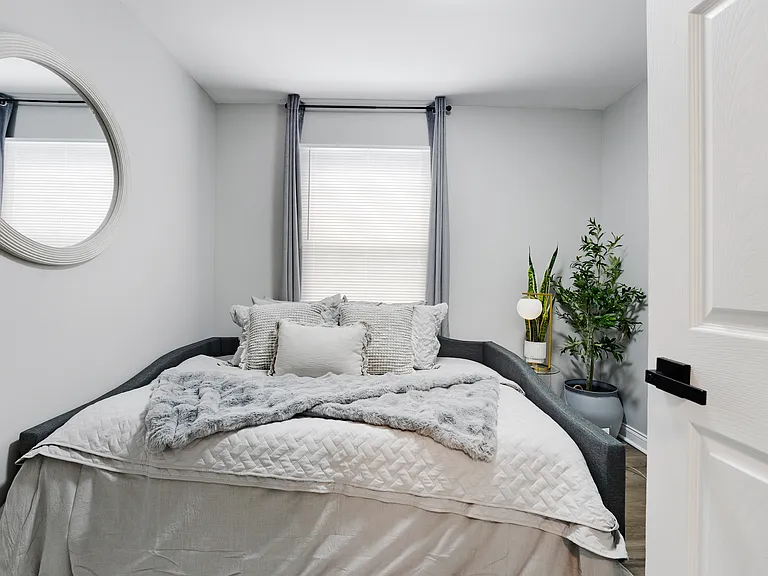 1700 Walnut Ave — Photo 11