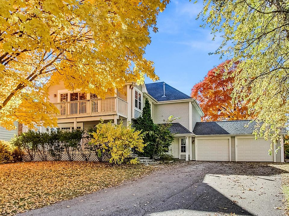 1st image of 565 Lomond Dr