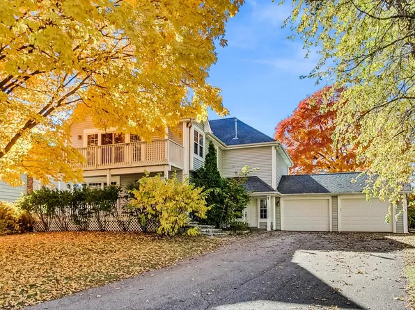 565 Lomond Dr, Mundelein, IL 60060