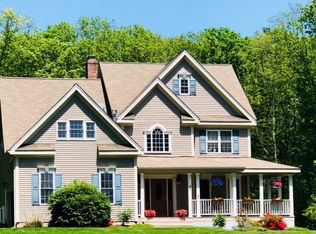 25 Dunleavey Brook Dr, Uxbridge, MA 01569