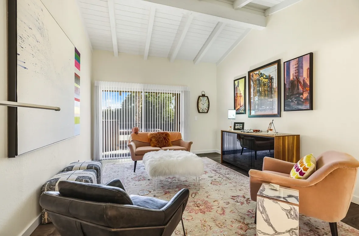 1050 E Ramon Rd — Photo 4