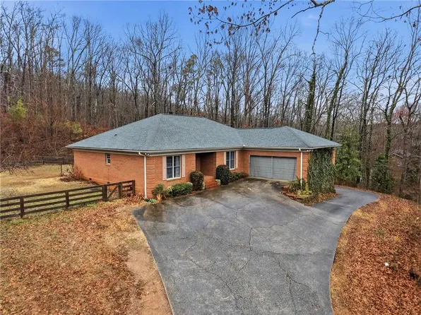 3030 Jan Dr, Douglasville, GA 30135
