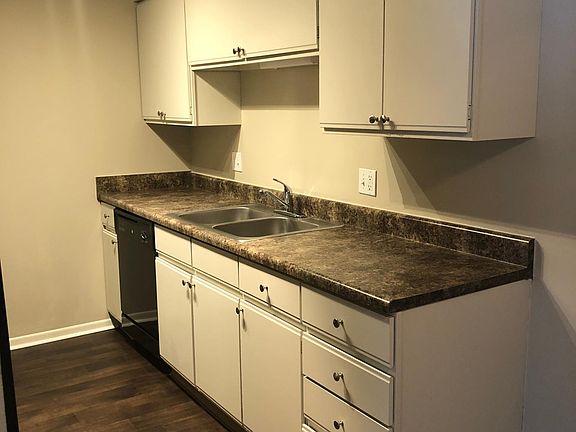 2nd image of 609 S 37th St #17