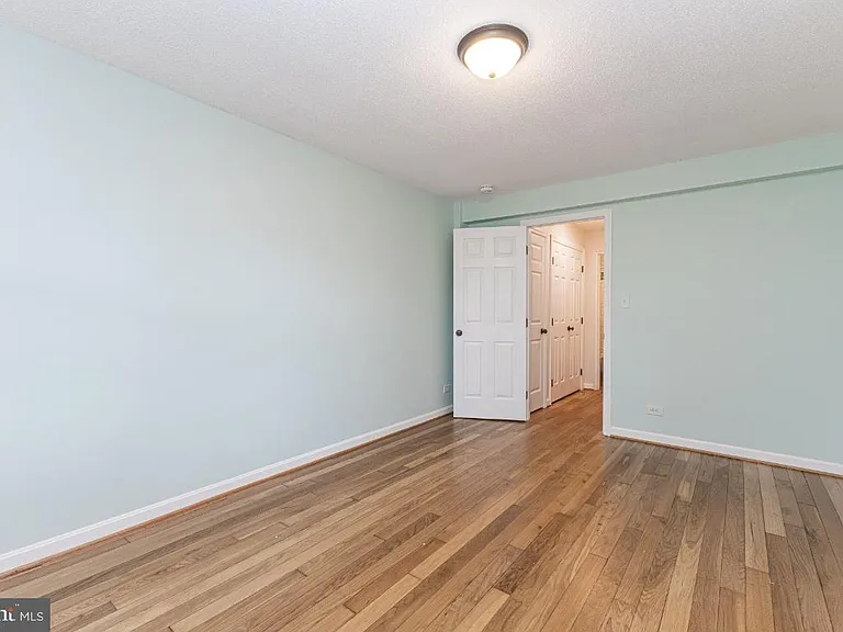 100 N George Mason Dr #3 — Photo 22