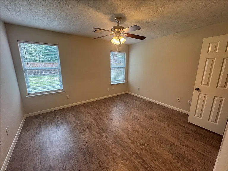 4818 Comal River Loop — Photo 26