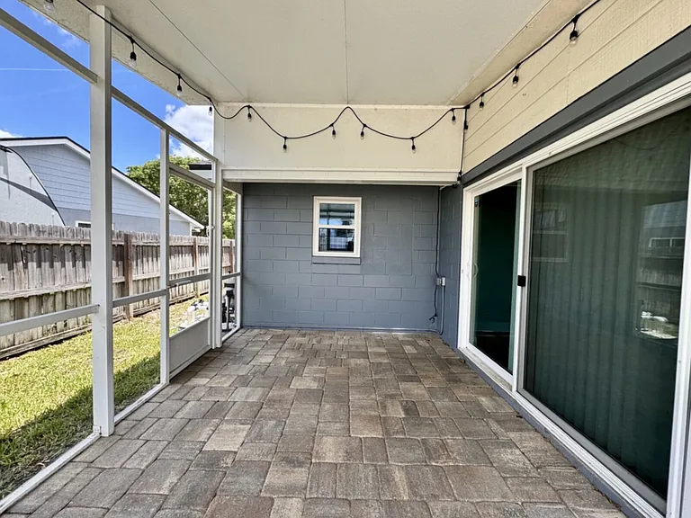1301 Queen Elaine Dr — Photo 35