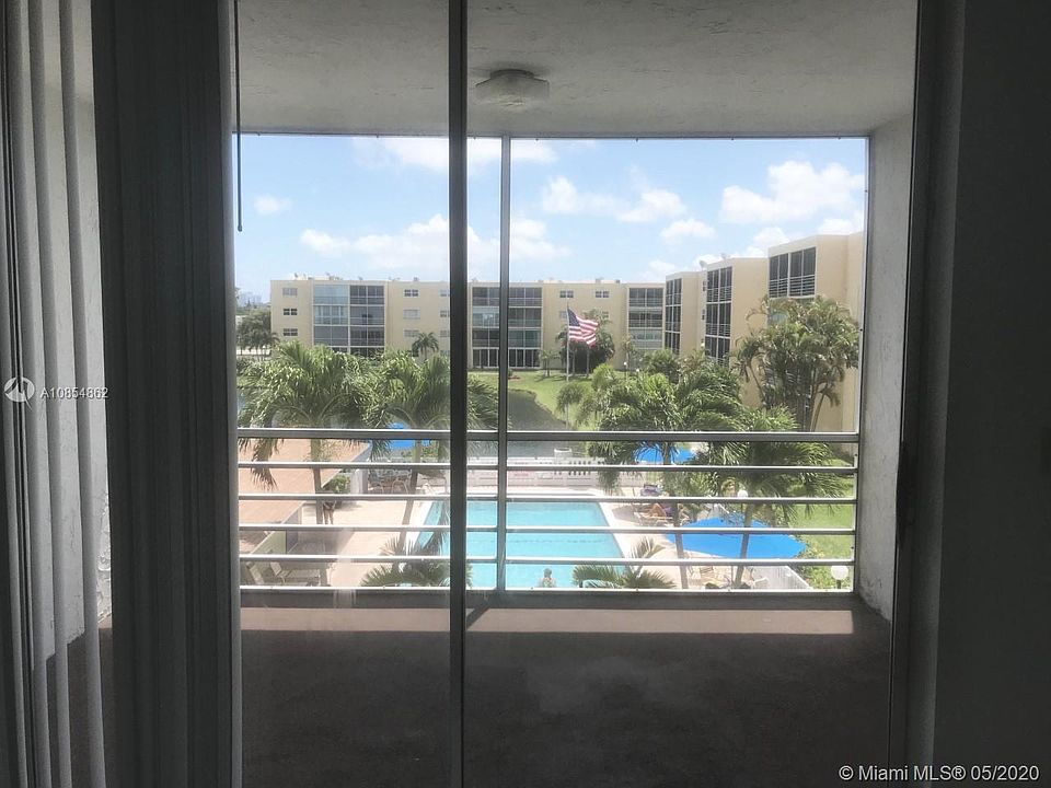 1st image of 314 SE 10th St APT 304