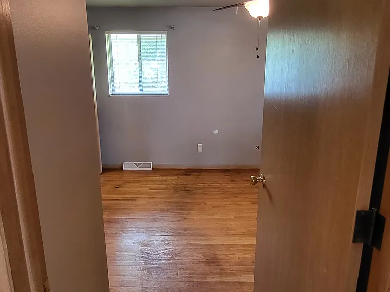 4365 Glenmawr Ave — Photo 17