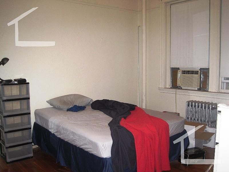 2nd image of 1687 Comm Ave APT 10