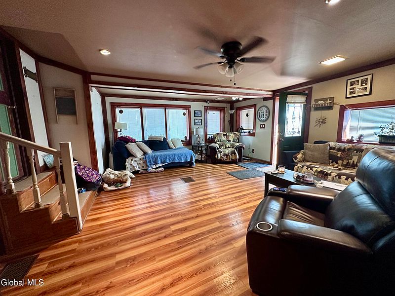 4th image of 103 Mechanic Street