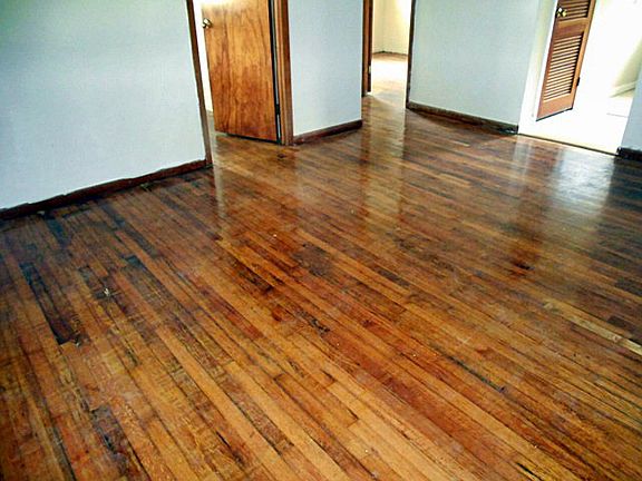 4th image of 3004 N Michigan St