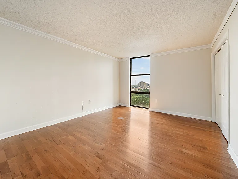 375 Ralph McGill Blvd NE #1402 — Photo 10