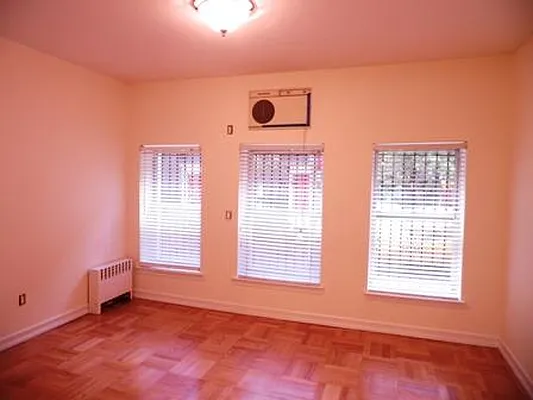 Rented by R New York | media 36