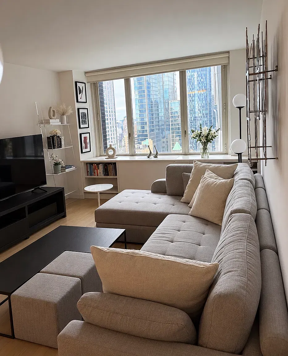 322 West 57th Street — Photo 2