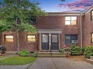 21718 75th Ave #2, Oakland Gardens, NY 11364