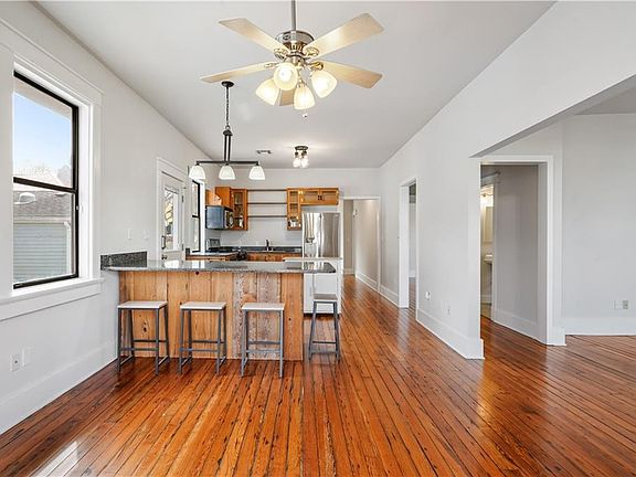 5th image of 610 Clare Ct