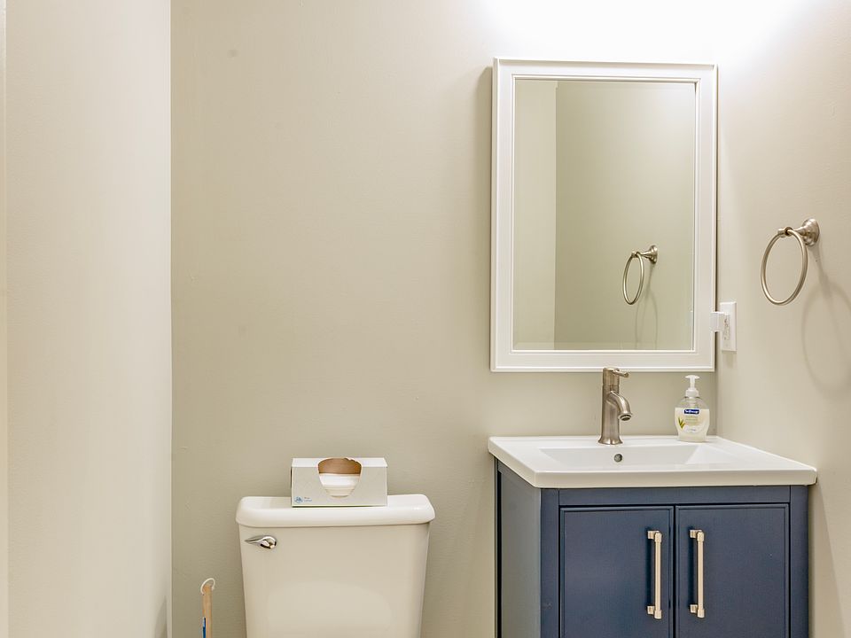 Master Half Bath