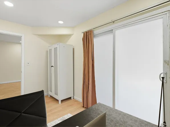 56 Poplar Street image 12 of 24