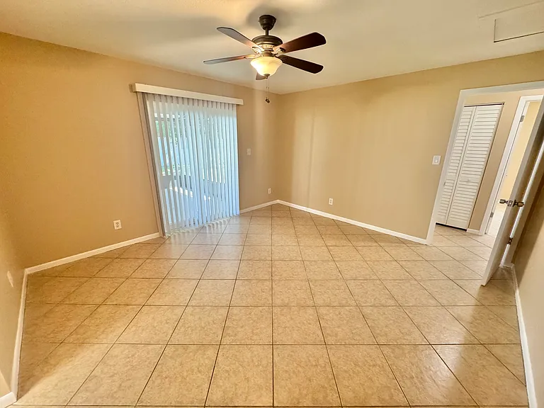 5002 Seneca Ave — Photo 13