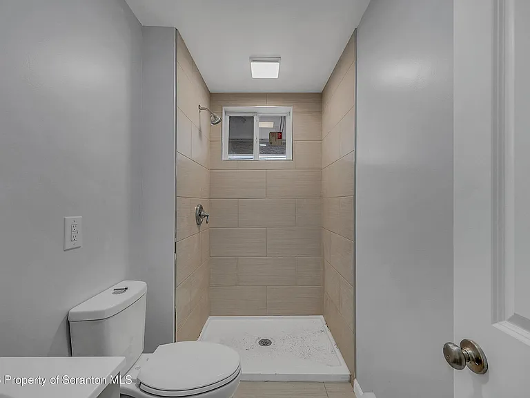 8 Green Ridge St #2 — Photo 9