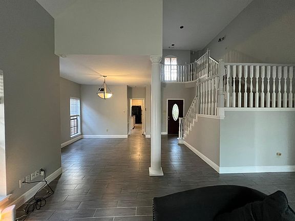 5th image of 6990 Oakwood Park