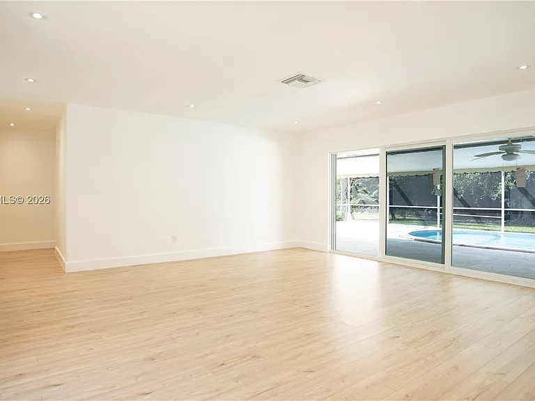 15340 SW 85th Ave — Photo 12