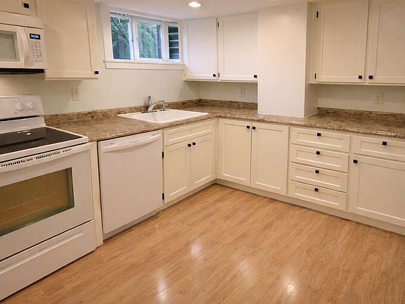 2nd image of 7404 N Albina Ave #7404