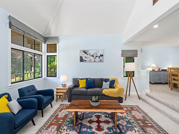 Front window provides lots of natural light
