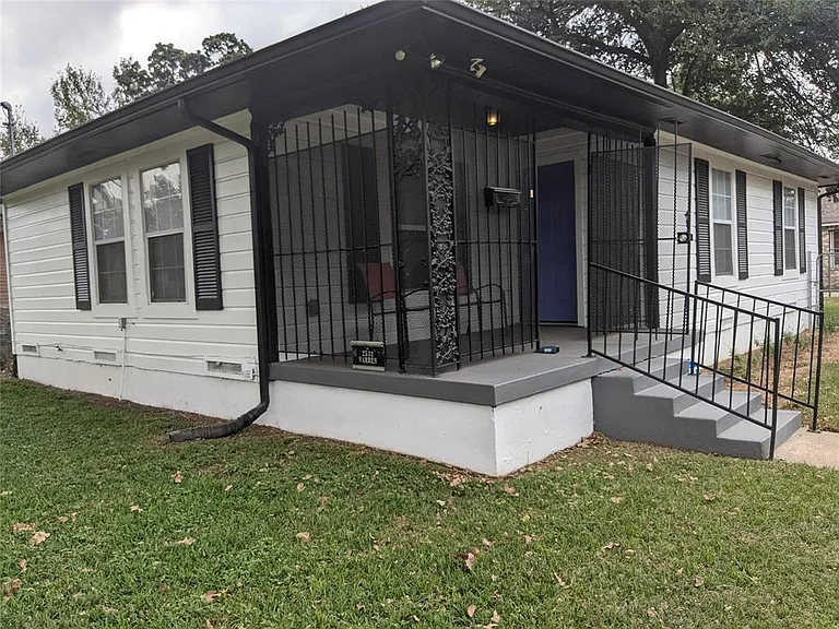 2533 Warren Ave — Photo 22