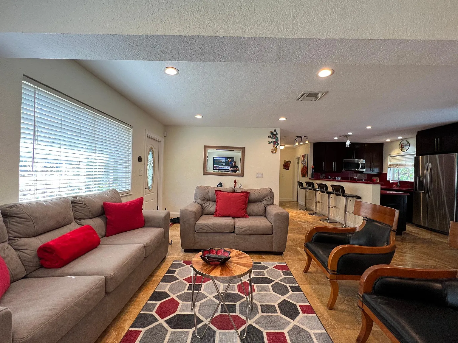 3 bed, 1750 sqft, $6,000 — Photo 4