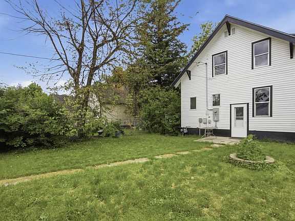 2nd image of 228 9th St N