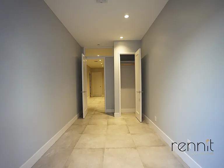 581 Van Buren St #1 — Photo 15