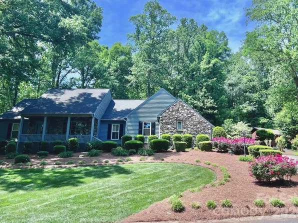 2804 Wimbledon Dr, Gastonia, NC 28056