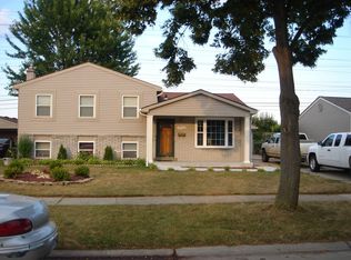 44132 Carrnation Dr, Sterling Heights, MI 48313