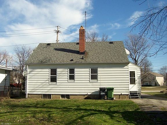 2nd image of 860 Stevens Blvd