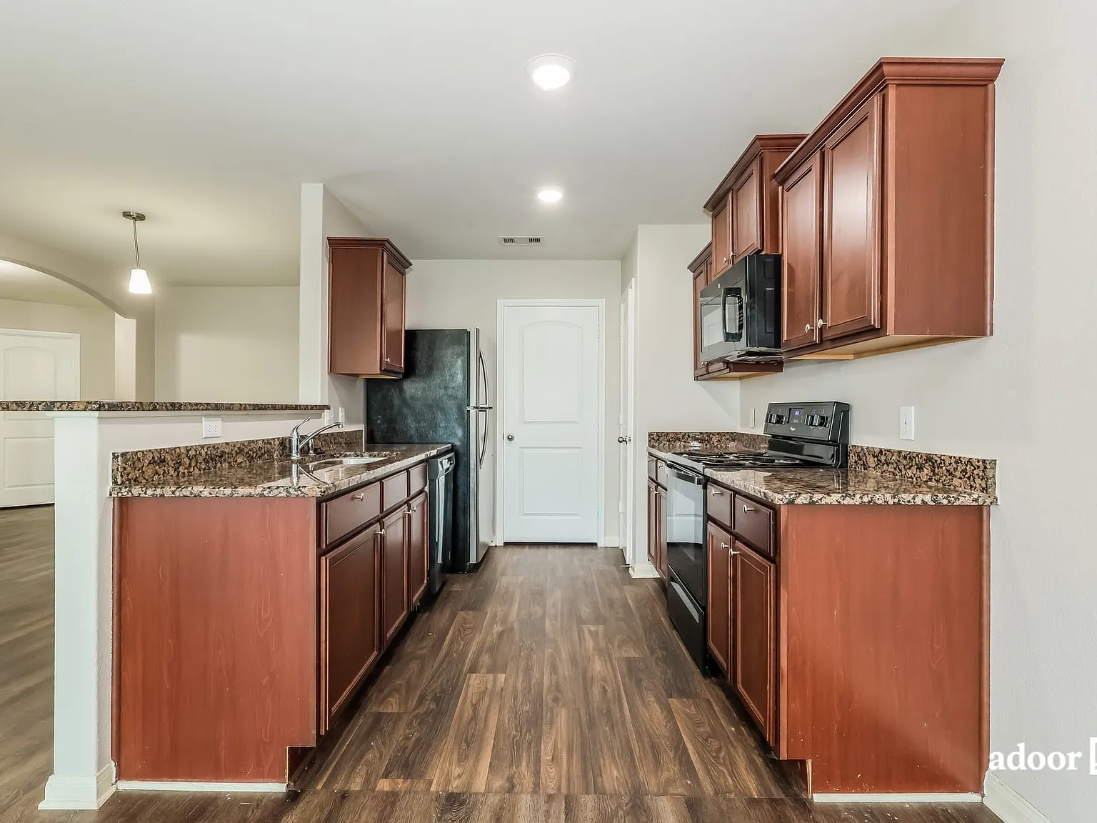 3 bed, 2.0 bath, 1415 sqft, $1,795 — Photo 3