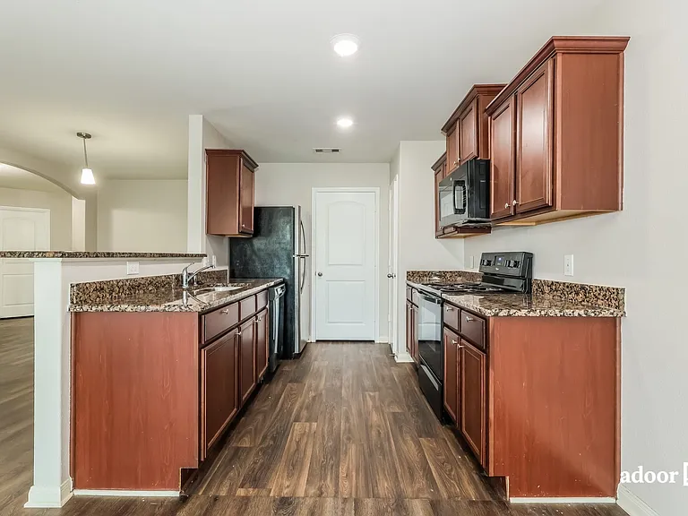 8010 Distant Harbor Rd — Photo 3