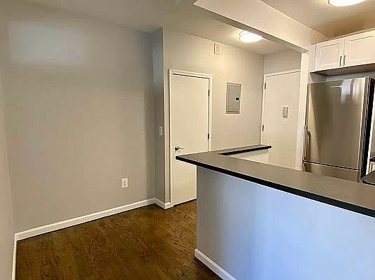 4th image of 120 W 23rd St APT 6C