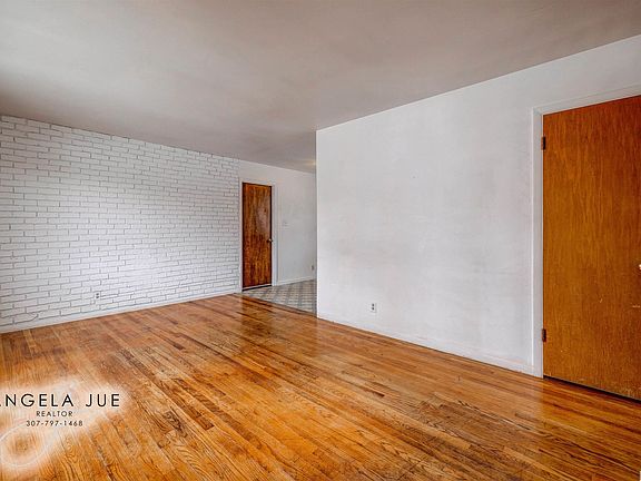 2nd image of 2910 Knollwood Dr