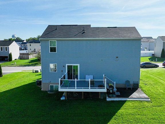 3rd image of 3170 Pebble Run Dr