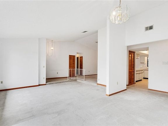 5th image of 2749 Bahia Ct