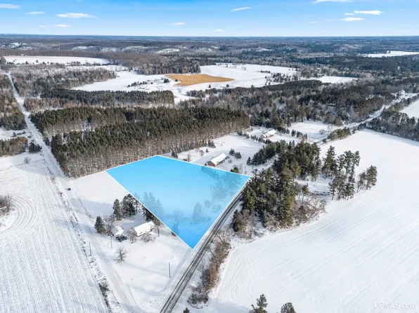 Lower Pine Creek Rd, Norway, MI 49870