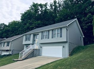 446 December Ln, Morgantown, WV 26508