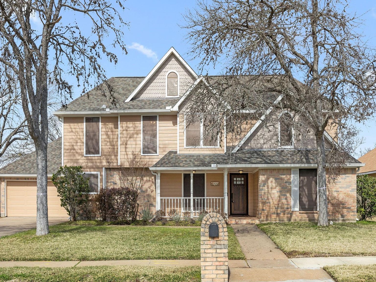 1818 Plantation Dr