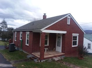 725 Dover St, Marion, VA 24354