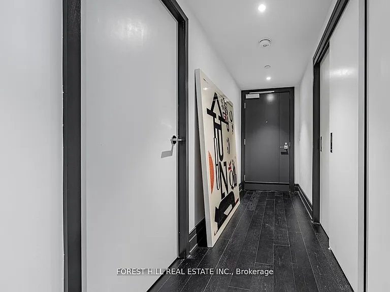 2 Avenue Rd #805 — Photo 28